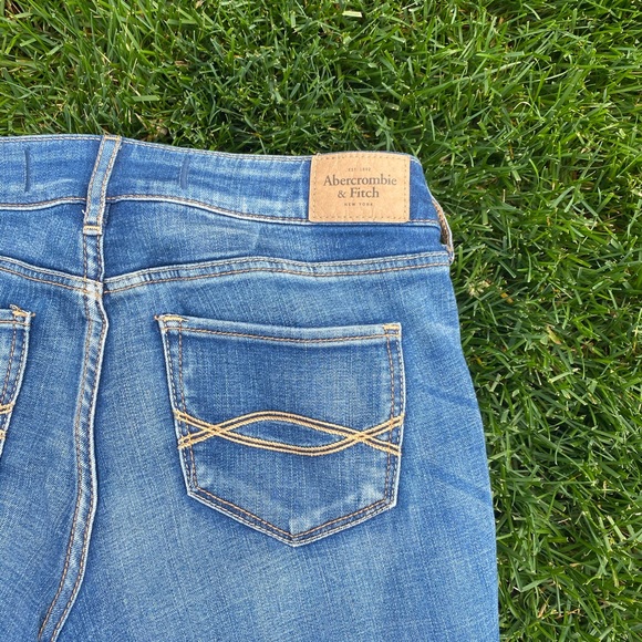 Abercrombie & Fitch Light Blue Jeans - Picture 4 of 4
